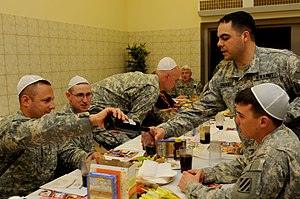 Service members celebrate Passover, food, friends DVIDS266705.jpg