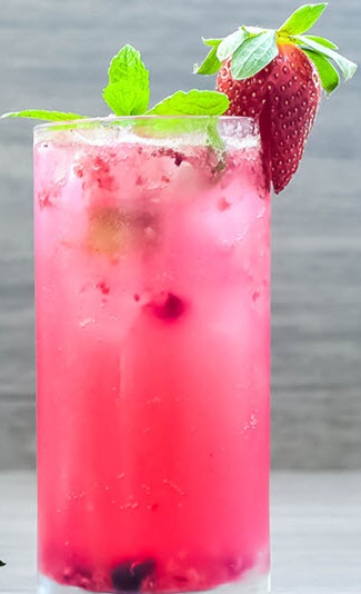 Файл:Розовый клубничный мохито (коктейль).jpeg