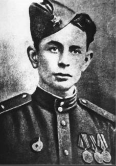 Анатолий Михайлович Лопачук (1927—2000), обеспечивал запись радиопередач Совинформбюро.
