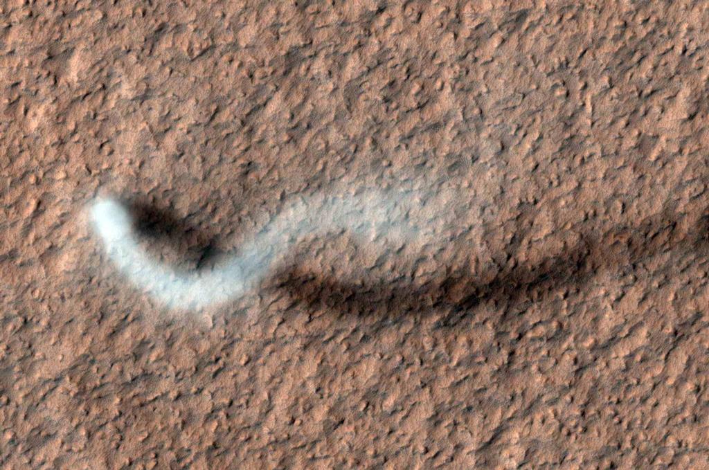Файл:Serpent dust devil on mars.jpg