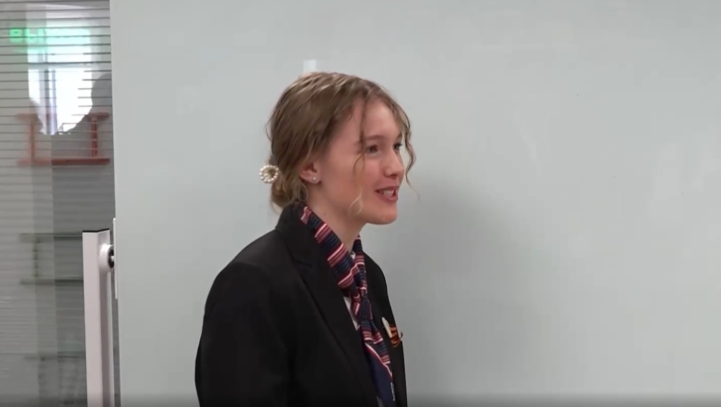 Ученица тюменской школы попросила председателя правительства дать задачу (2023)