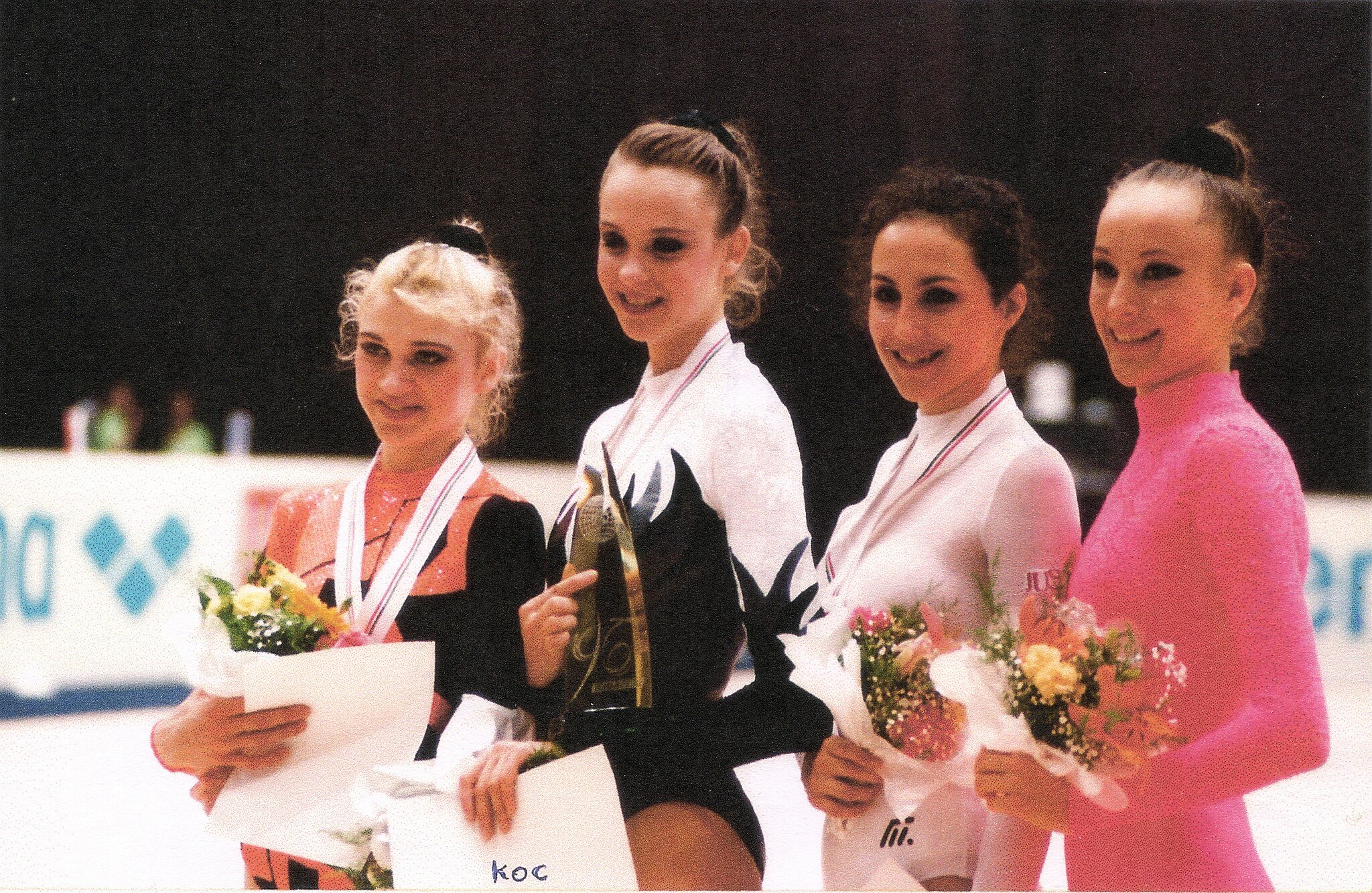 Гимнастки Лариса Лукьяненко, Екатерина Серебрянская, Мария Петрова и Амина Зарипова на чемпионате мира в Будапеште в 1996 году.