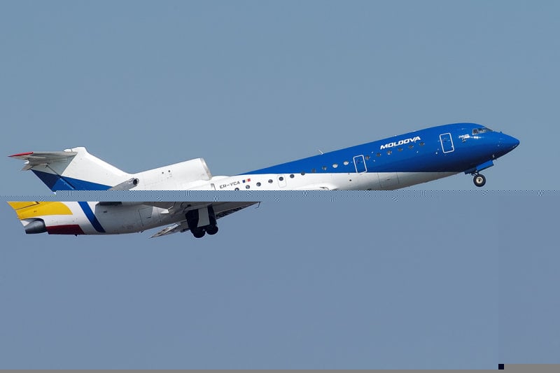 Як-42 в новых цветах авиакомпании
