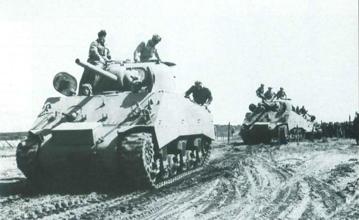 Колона еврейских танков.