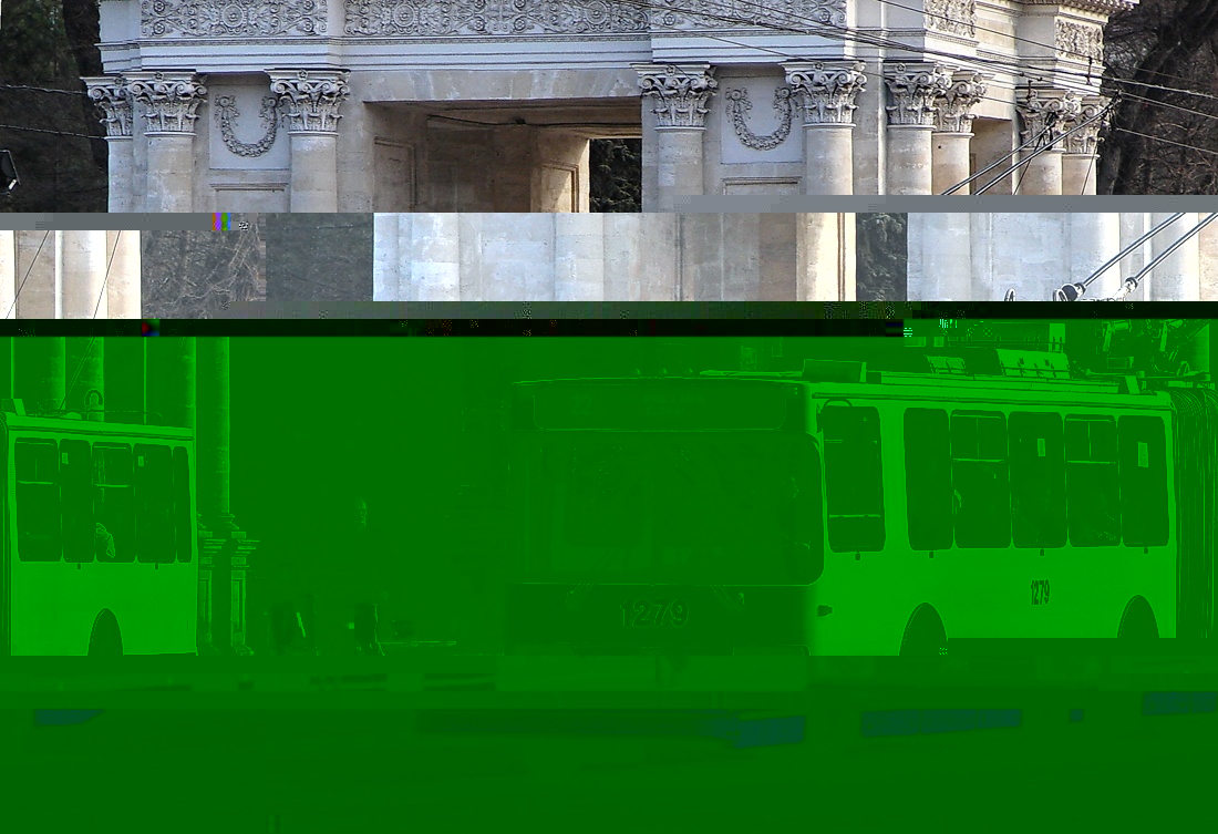Файл:Троллейбус АКСМ-213 в Кишинёве, центр города.jpg