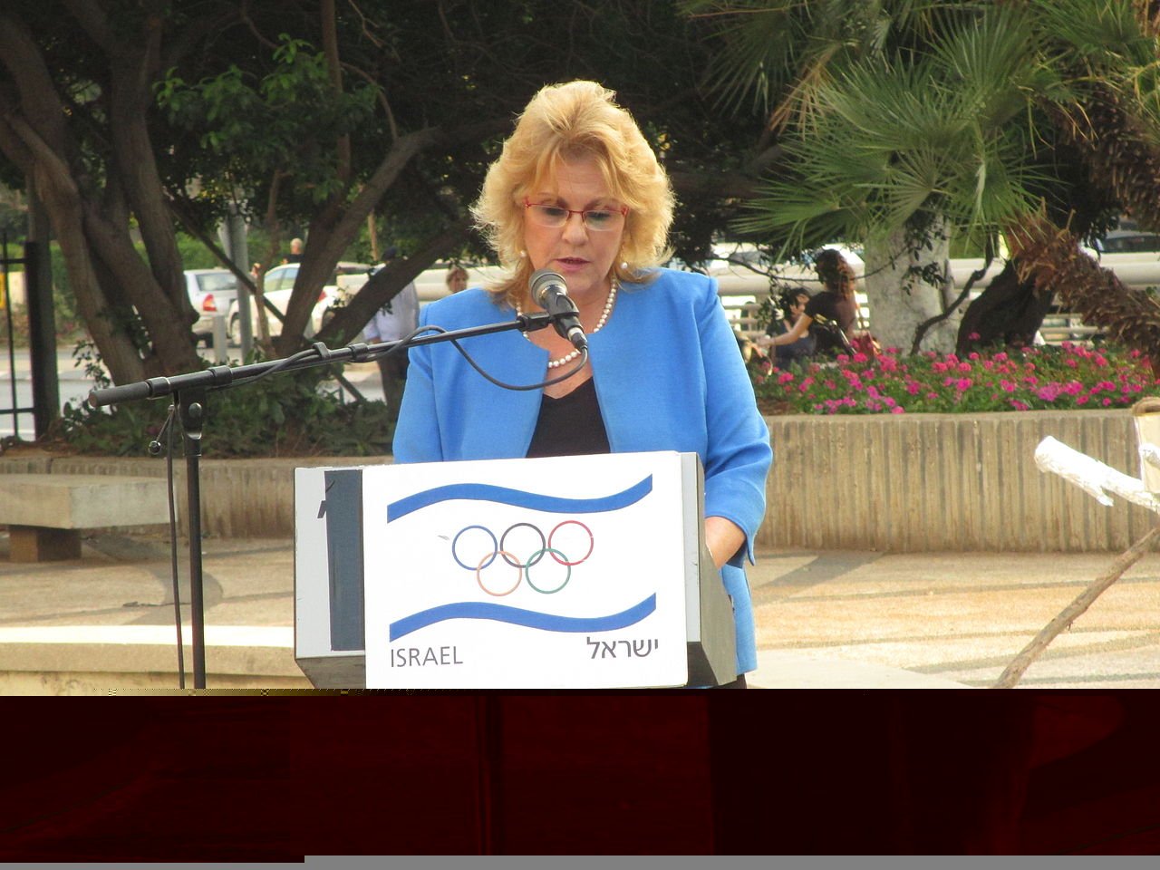 Файл:Orly Fruman, gen. director of culture &sport ministry in munich massacre memorial, Tel Aviv, 2013 2.JPG