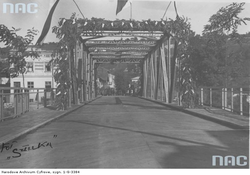 Церемония открытия моста на реке Серет. 1933