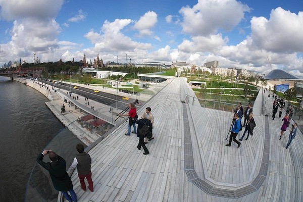 Парящий мост - панорамная смотровая площадка над Москвой-рекой