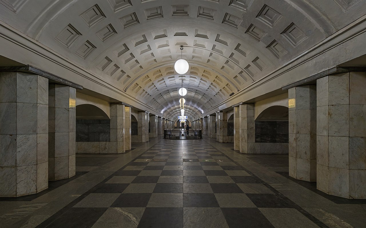 Файл:MosMetro Okhotny Ryad img1 asv2018-01_2.jpg