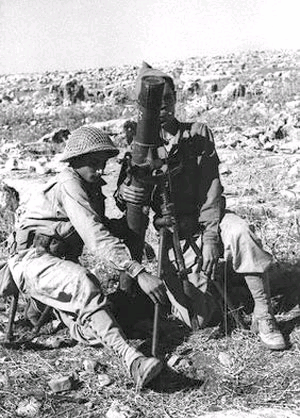 Файл:Zionist mortar team outside Zafzaf in October 1948.png