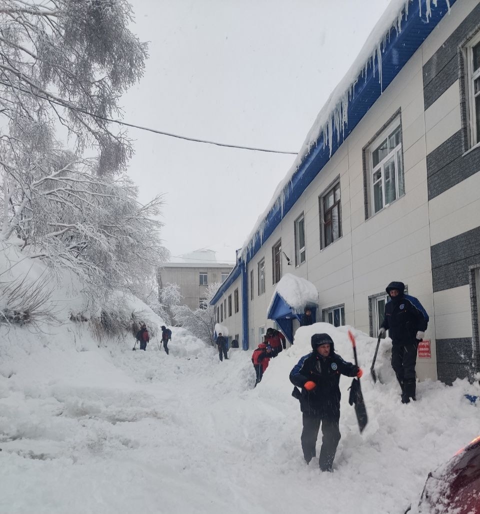 Ликвидация последствий снегопадов. Петропавловск-Камчатский, январь 2026 года.