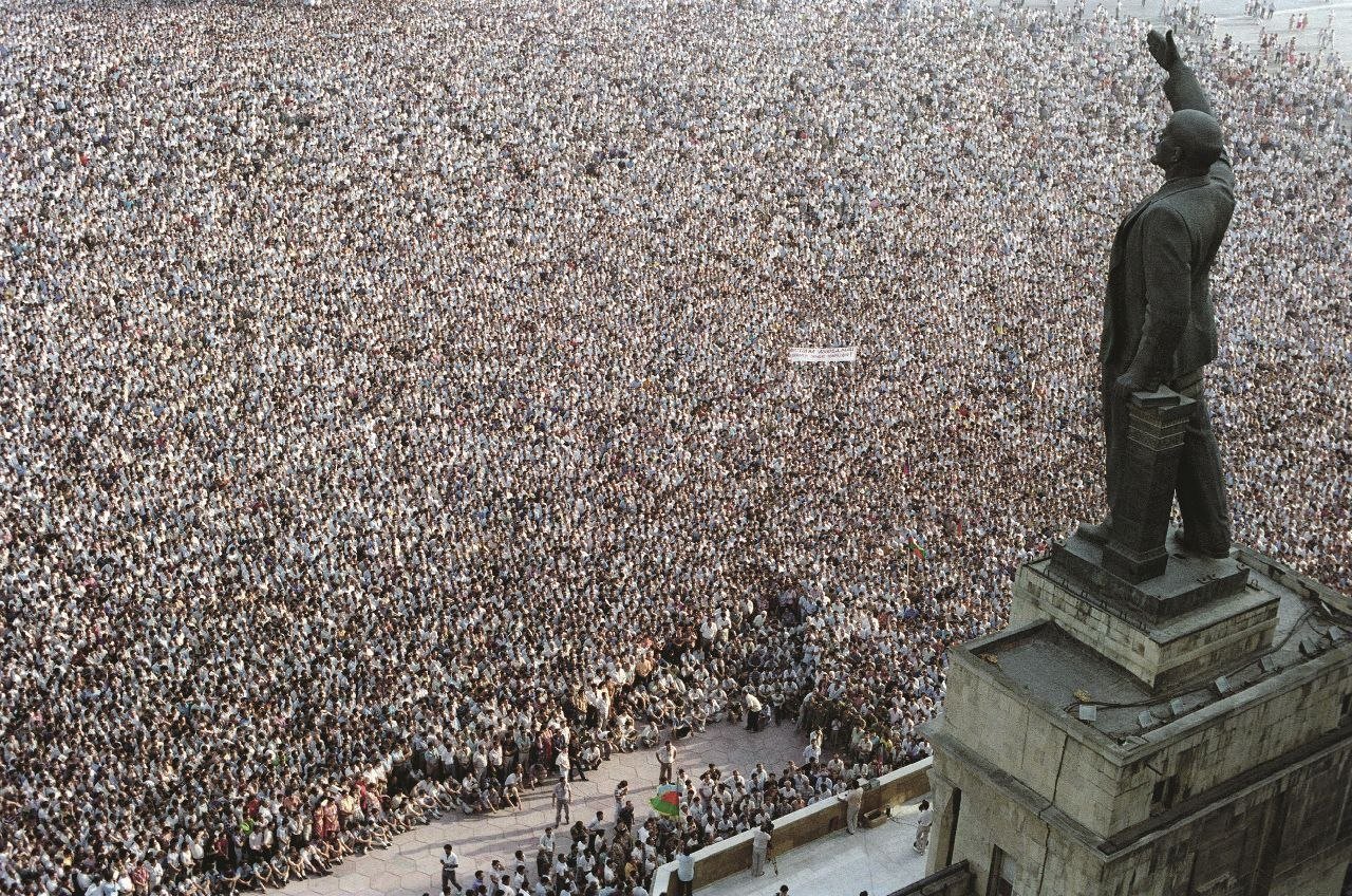 Митинг НФА на бакинской площади Ленина в январе 1990 года