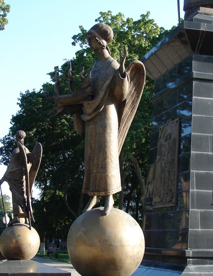 Памятник Святителю Митрофану Воронежскому 14.jpg