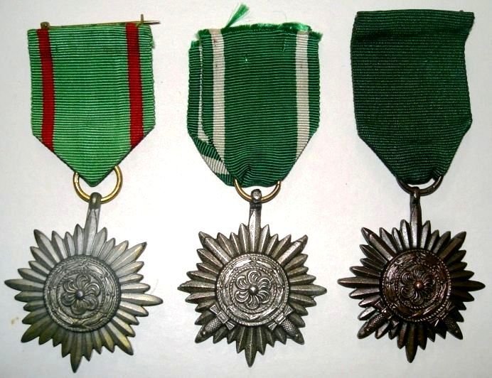 Знаки отличия для восточных народов II класса «в золоте», «в серебре», «в бронзе» гражданский и с мечами
