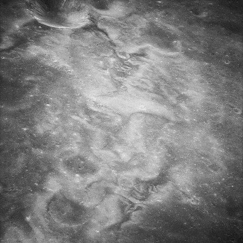 Файл:Swirls near Firsov crater.jpg