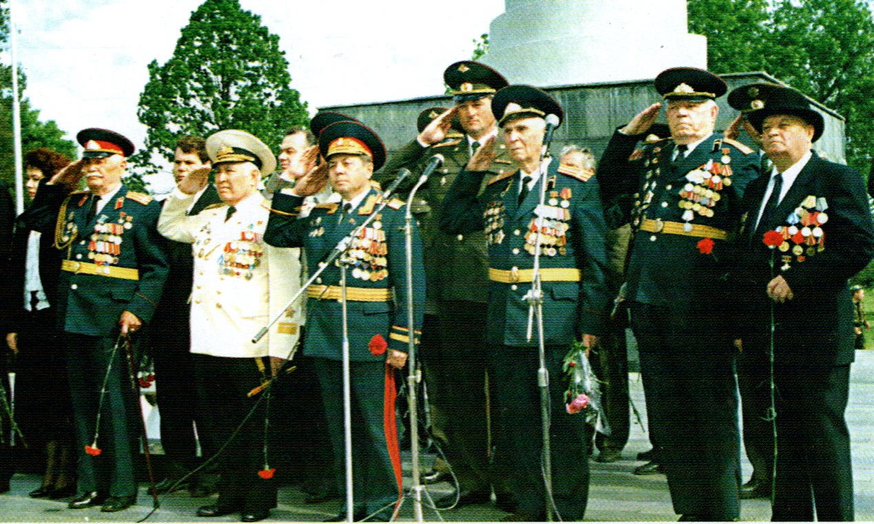 К.И Черепанов (3-й) День Победы, Ветераны Майкоп 9.5.2000