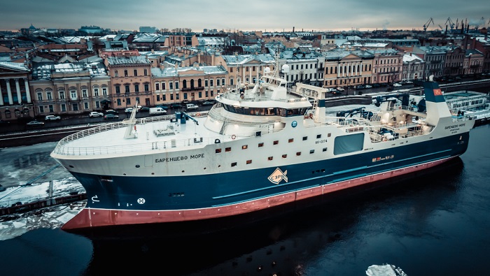 Траулер Баренцево Моря в Санкт-Петербурге.jpg