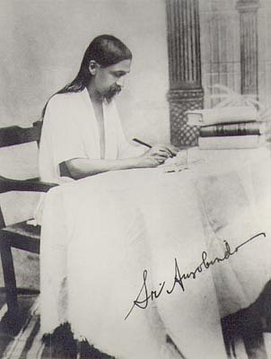 Шри Ауробиндо в Пондичери, ок. 1918—1920.jpeg