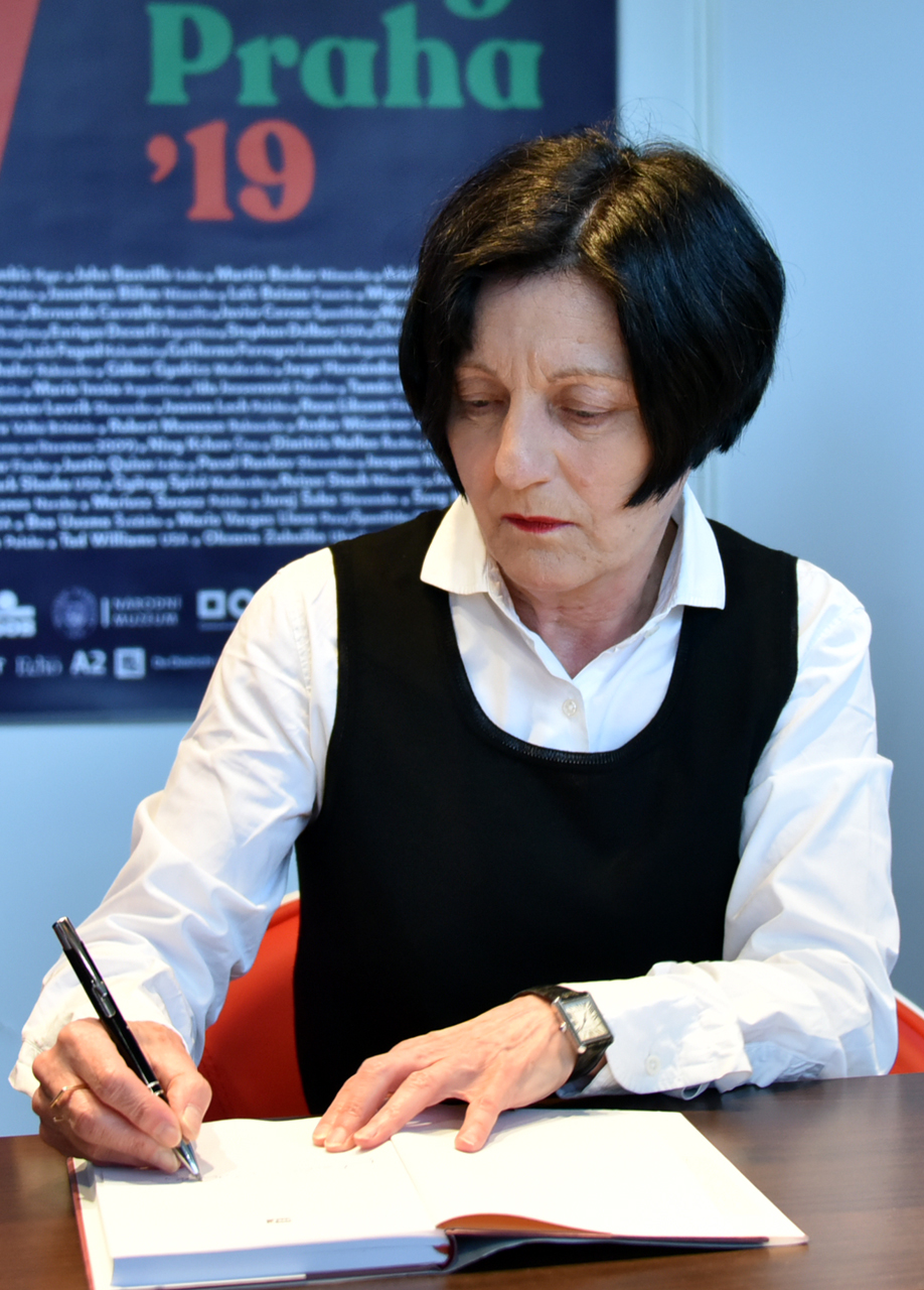 Herta Müller (2019) V.jpg
