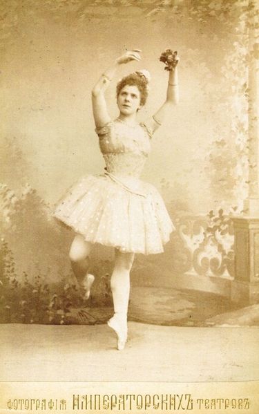 Файл:Pierina Legnani in Raymonda, act I, 1898.jpg