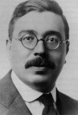Quote-let-us-remember-that-the-automatic-machine-is-the-precise-economic-equivalent-of-slave-norbert-wiener-70-33-37.jpg