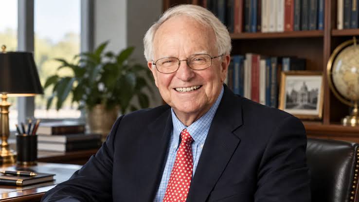 Hall-Robert Headshot.jpg