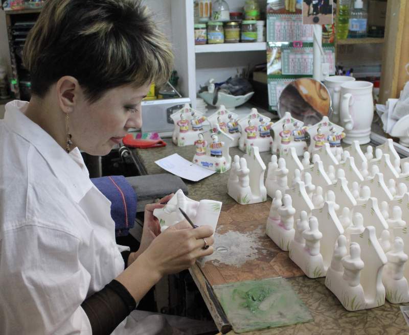 Изготовление изделий семикаракорской керамики к Олимпиаде в Сочи с логотипом «Сочи-2014».
