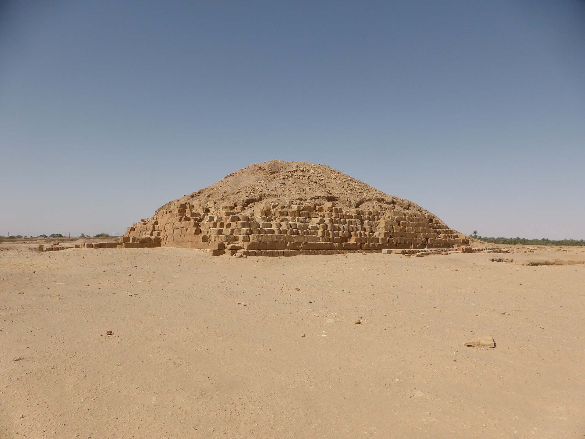 Pyramid Ku. 1 (3) (33096219194).jpg