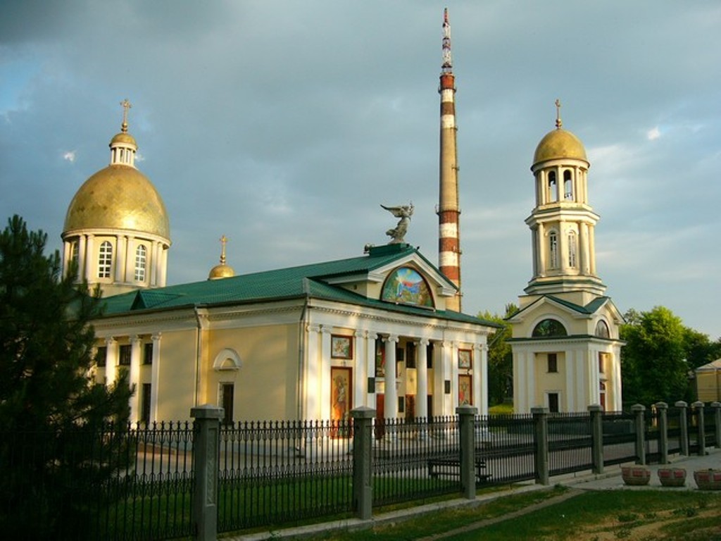 Файл:St. Andrew Cathedral Zaporozhe.jpg