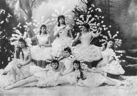 Файл:Scena-Balet-Schelkunchik-Mariinskiy-teatr-1892.jpg