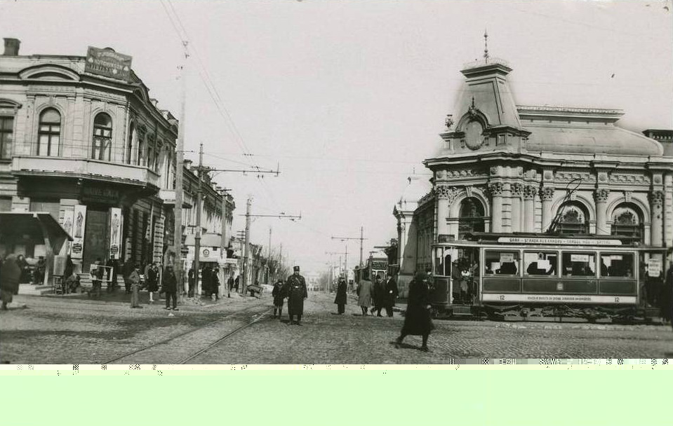 Файл:Трамвай на углу Армянской и Александровской.jpg