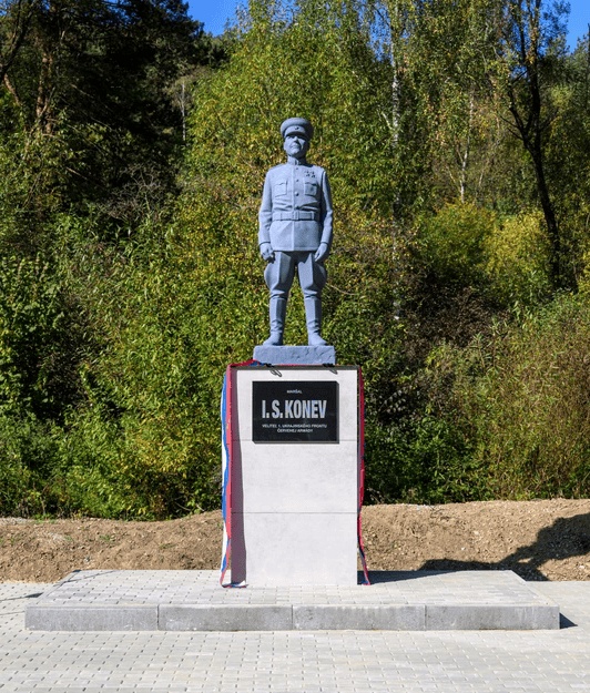 Файл:Памятник маршалу Коневу (Словакия, 2026).jpg
