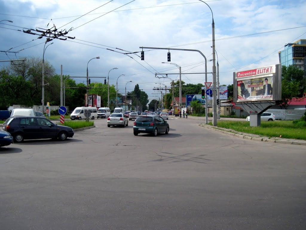 Начало улицы Букурешть