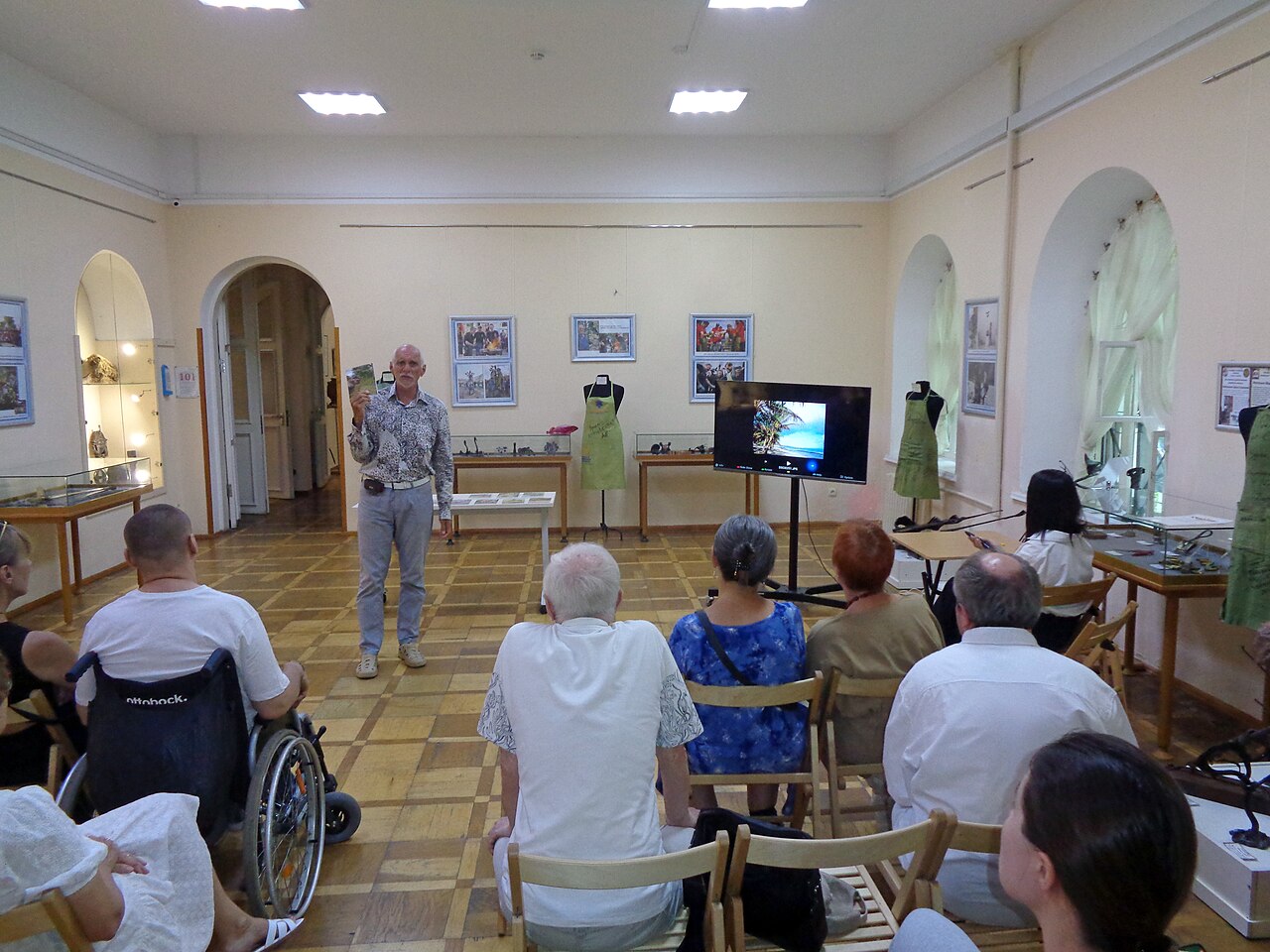 Книга о путешествии к островам Океании