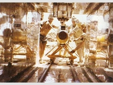 Загрузка Луза в корабельную ПУ, 1962