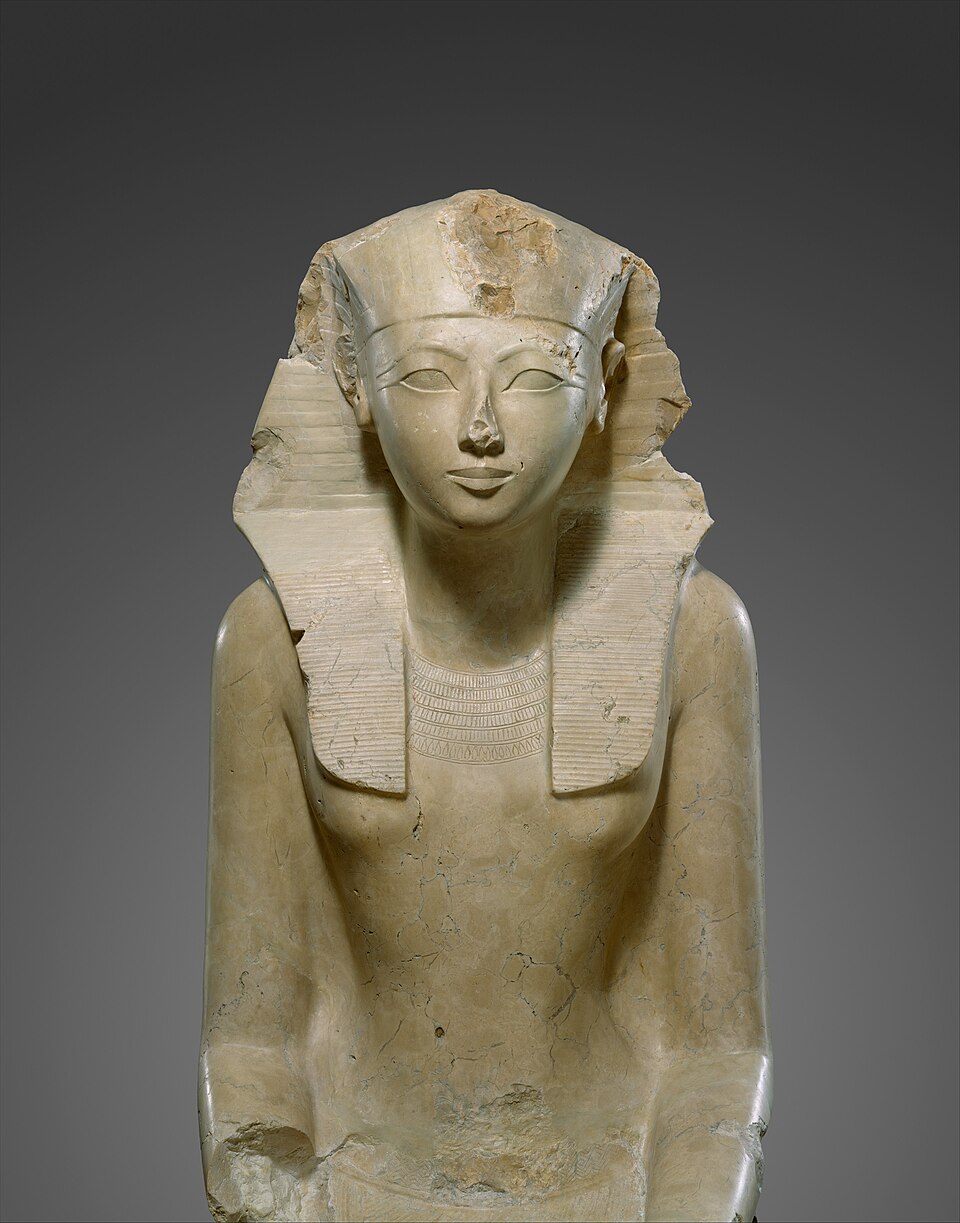 Seated Statue of Hatshepsut MET Hatshepsut2012.jpg