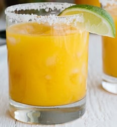 Файл:Манго и апельсин (коктейль).jpg