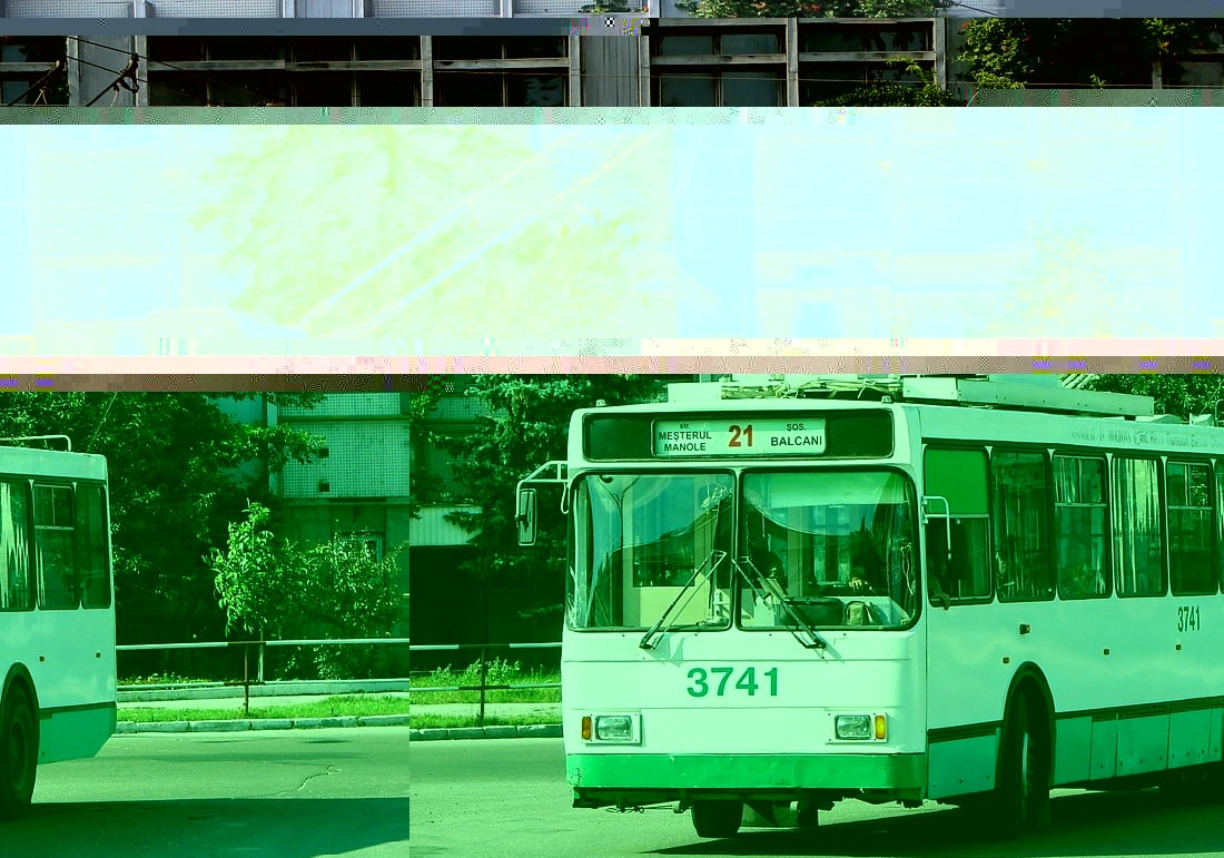 Троллейбус ВМЗ-5298 в Кишинёве.jpg