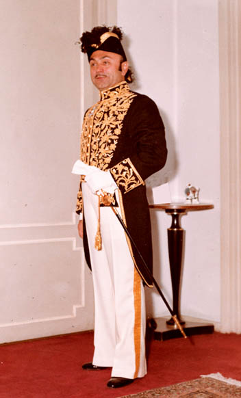 Гейдар Гиайи-Шамлу в качестве императорского адъютанта, 1973 год
