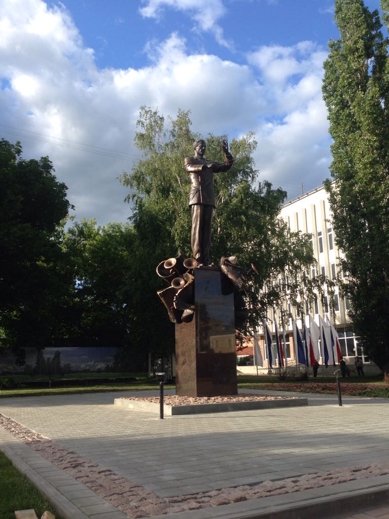 Файл:Памятник Халилову Тамбов..JPG