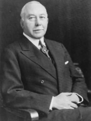 Urquhart-Leslie.jpg