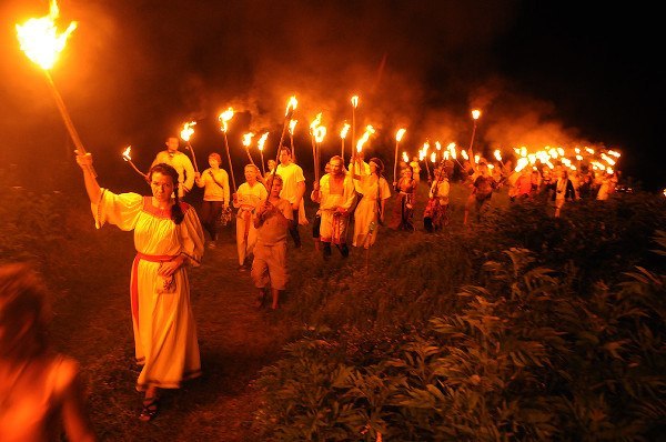 Факельное шествие в Велесову ночь