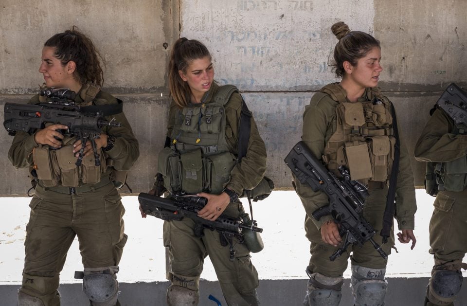 Beautiful-women-in-IDF-2.jpg