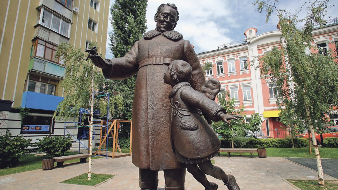 Памятник Маршаку Воронеж 5.jpg