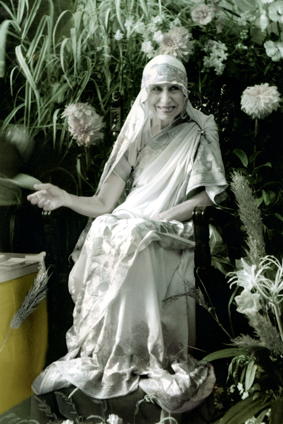 Мать во главе Ашрама Шри Ауробиндо 2.jpg
