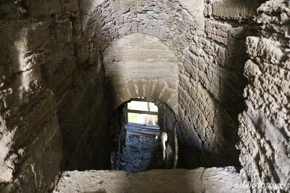 Крепость Копорье, внутренние помещения башен