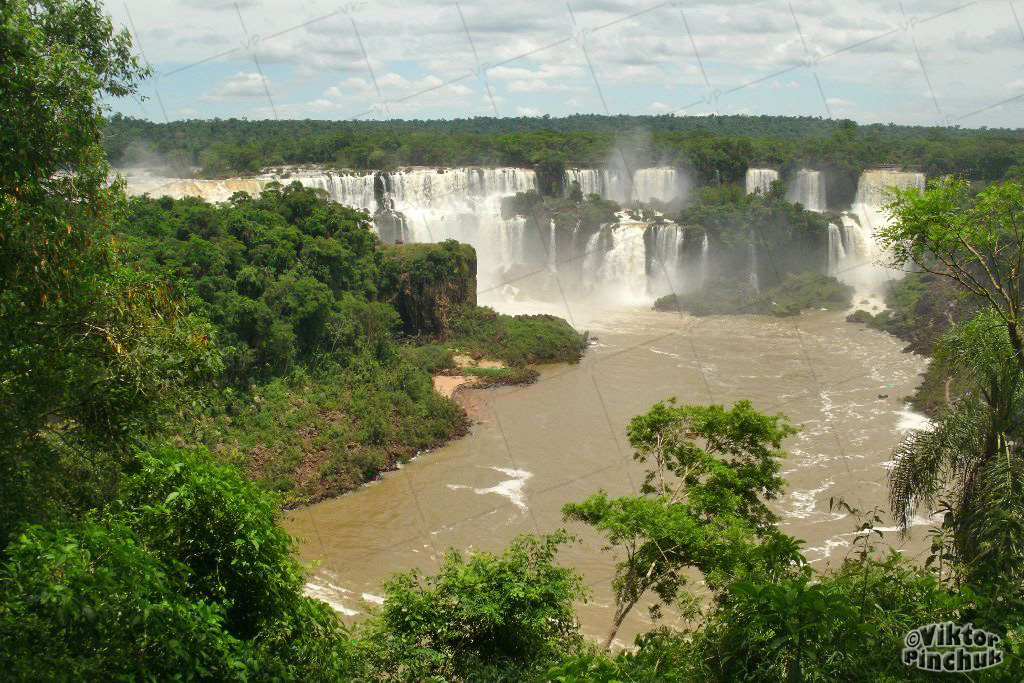 Файл:Бразилия, г. Фос-ду-Игуасу — Водопады Игуасу (1).jpg