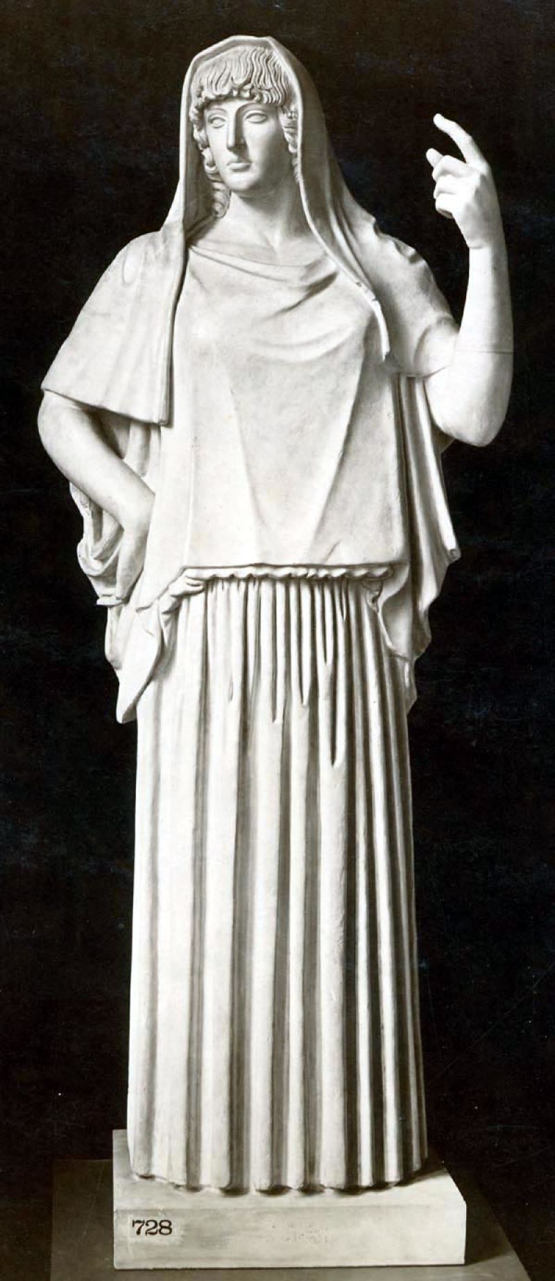 Римская богиня покровительница домашнего очага. Гестия Джустиниани.