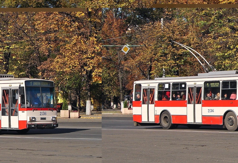 Троллейбус Шкода в центре Кишинёва.jpg
