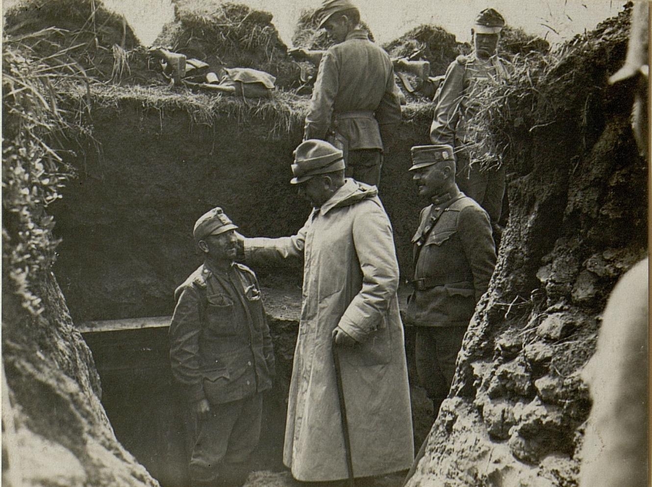 Петер фон Гофман посещает бойцов 309-го пехотного полка в Михайловцах, 1916 г.